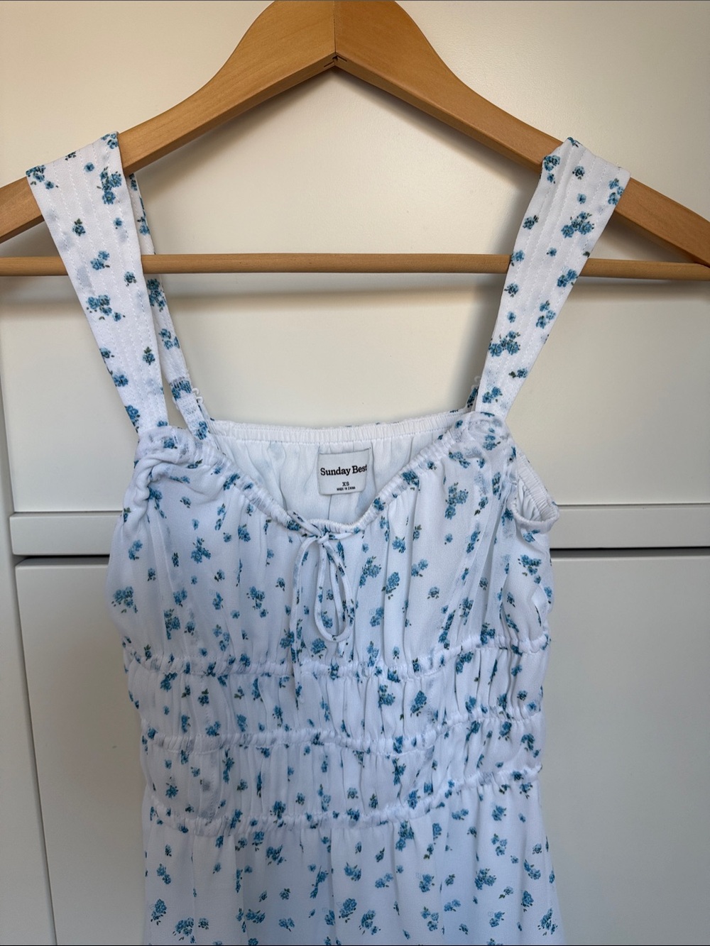 Sunday Best  XS White Camisole Top with Blue Floral Print